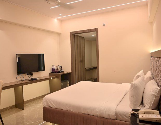 Kumar Resort By Turtle, Lonavala Deluxe Room 4