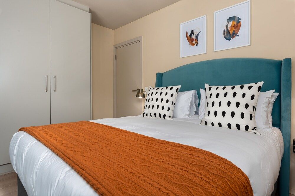 The Legacy 107 Exclusive Apartment 8