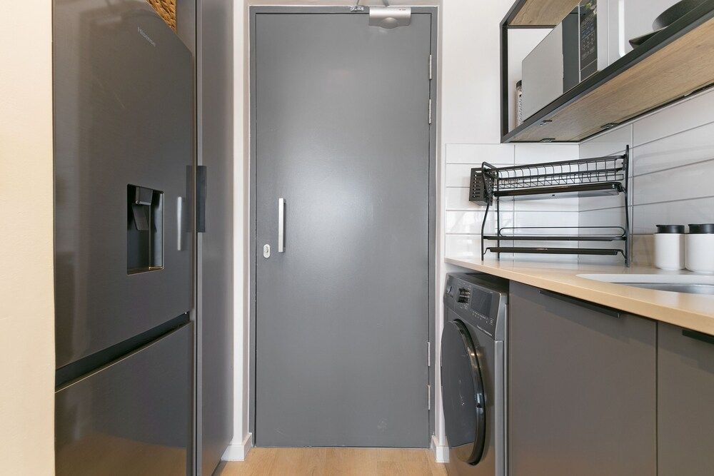 The Ivory 303 by HostAgents City Apartment 7