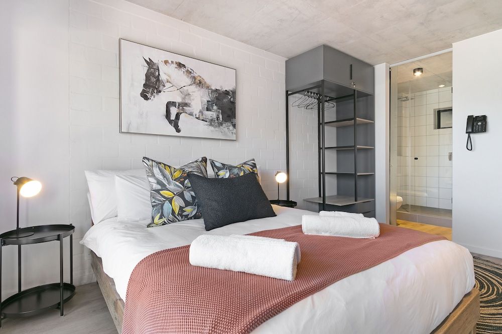 undefined The Ivory 303 by HostAgents 7