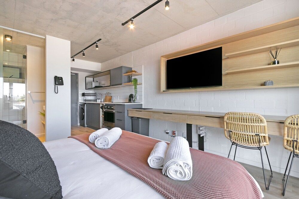 undefined The Ivory 303 by HostAgents 8