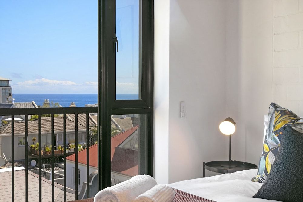 The Ivory 303 by HostAgents City Apartment 16