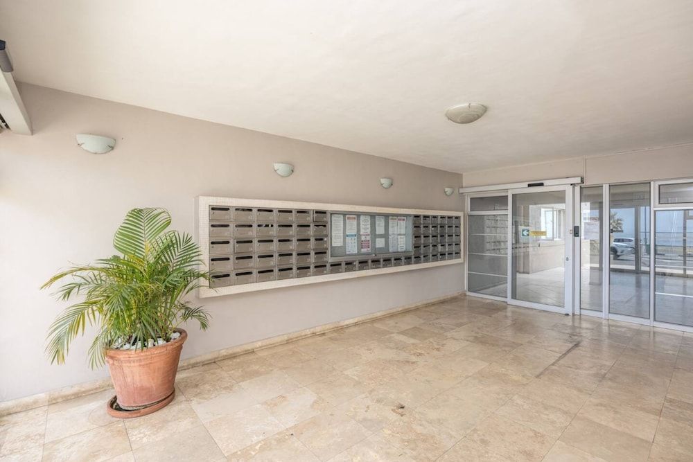 undefined Spacious Studio Apartment With Full Ocean View at Mouille Point 9