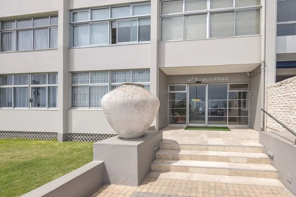 undefined Spacious Studio Apartment With Full Ocean View at Mouille Point 10