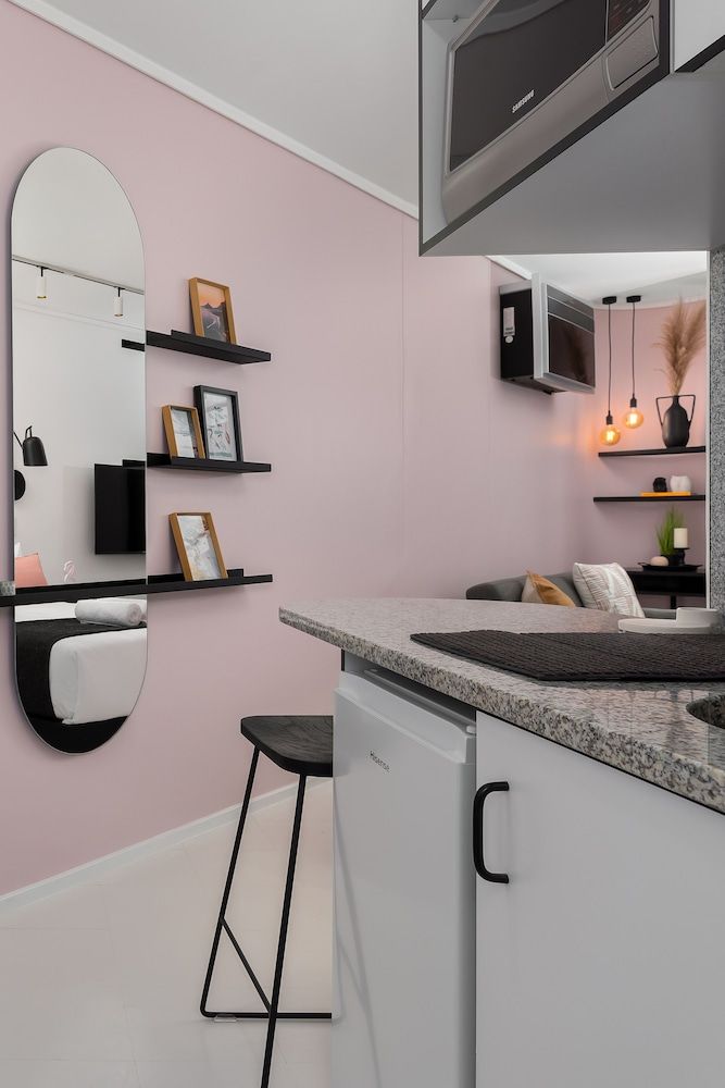 The Flamingo 708 Grand Studio 11