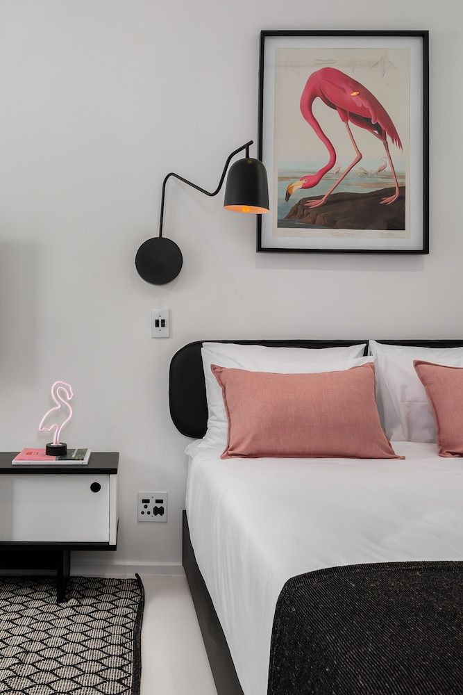 undefined The Flamingo 708 10