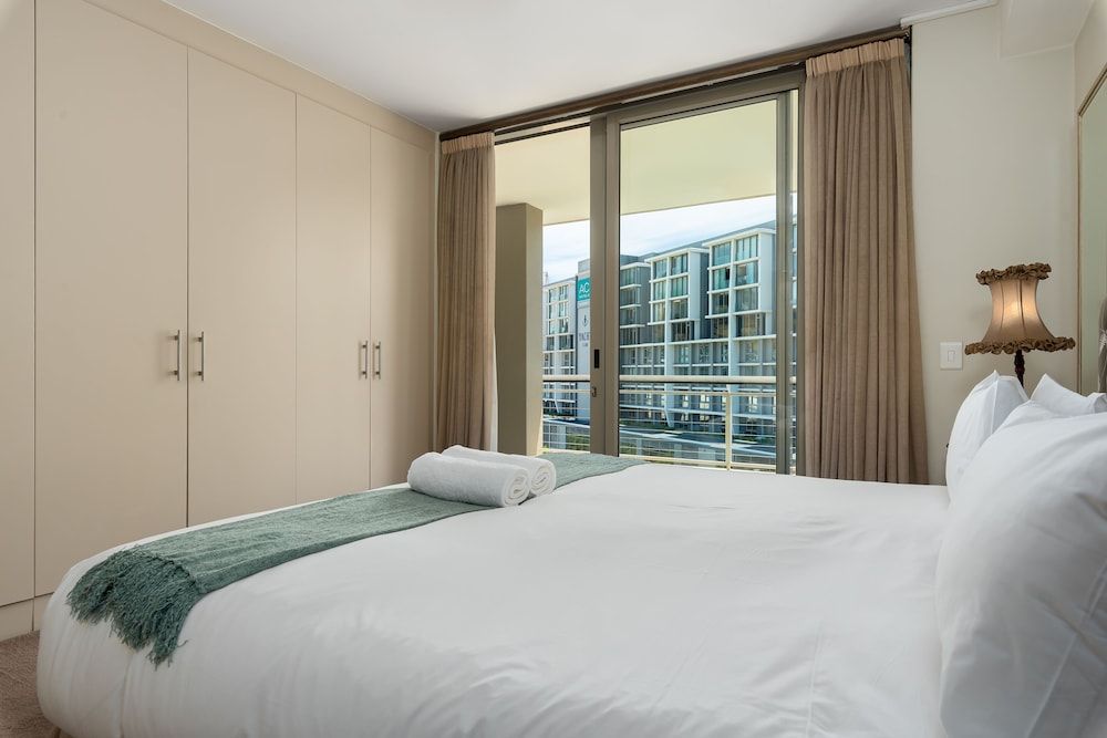 Canal Quays 607 Exclusive Apartment 2