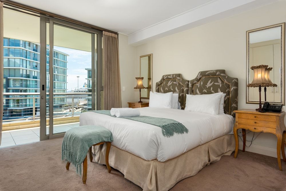 Canal Quays 607 Exclusive Apartment 8