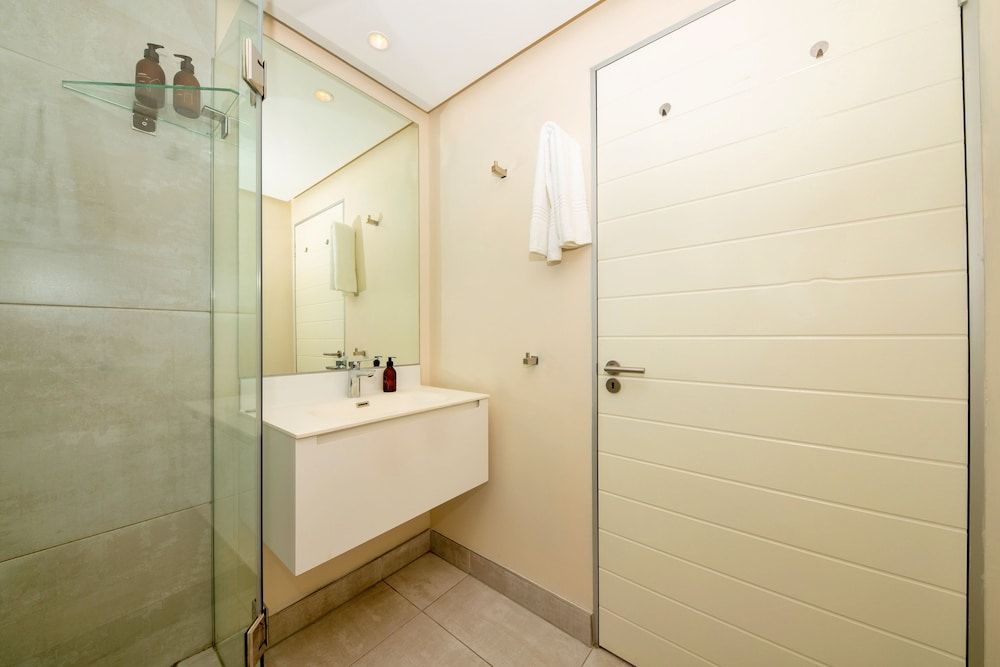 undefined 16 on Bree 1218 9