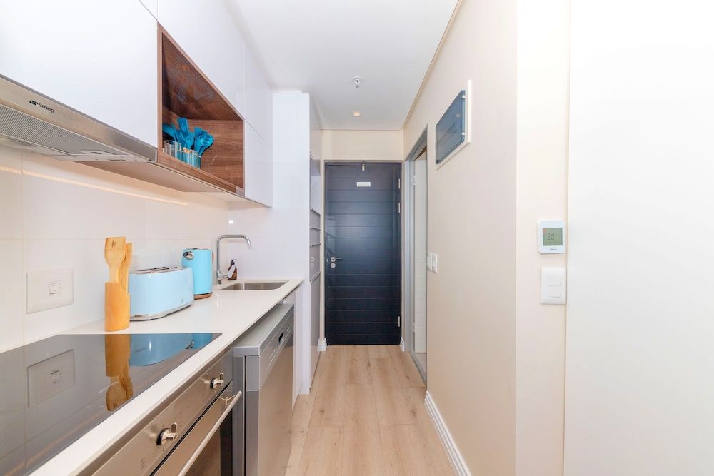 undefined 16 on Bree 1218 3