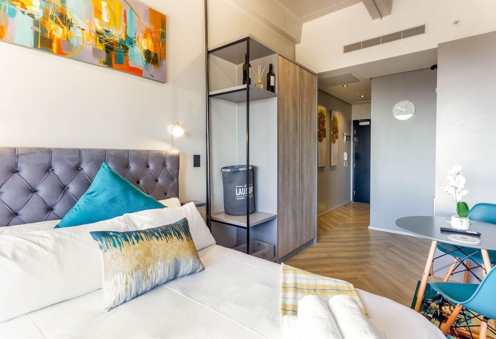 undefined One Thibault Square 1517 by CTHA 4