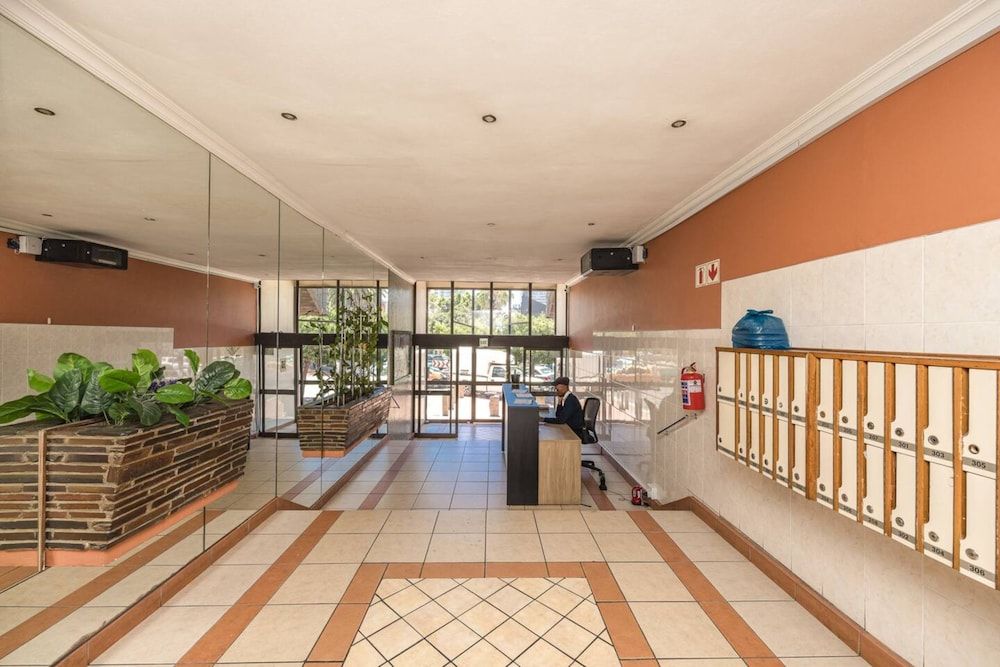 Centrally Located 2 Bedroom Apartment in Cape Town Basic Apartment, Multiple Beds 15