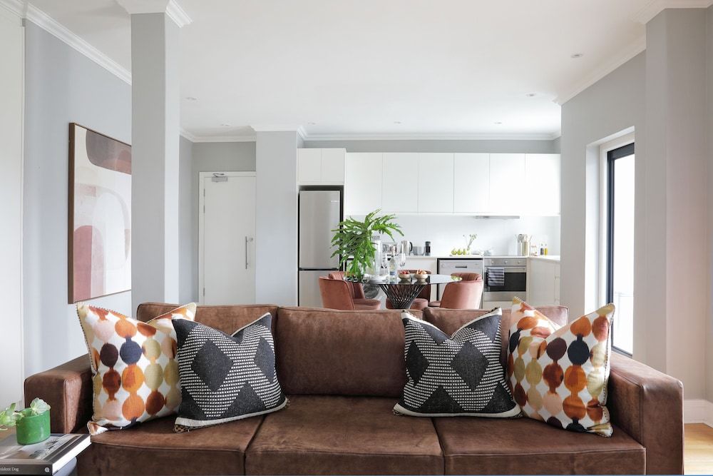 Warwick Mansions 5 Deluxe Apartment 9