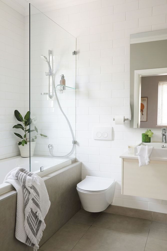 Warwick Mansions 5 Deluxe Apartment 16