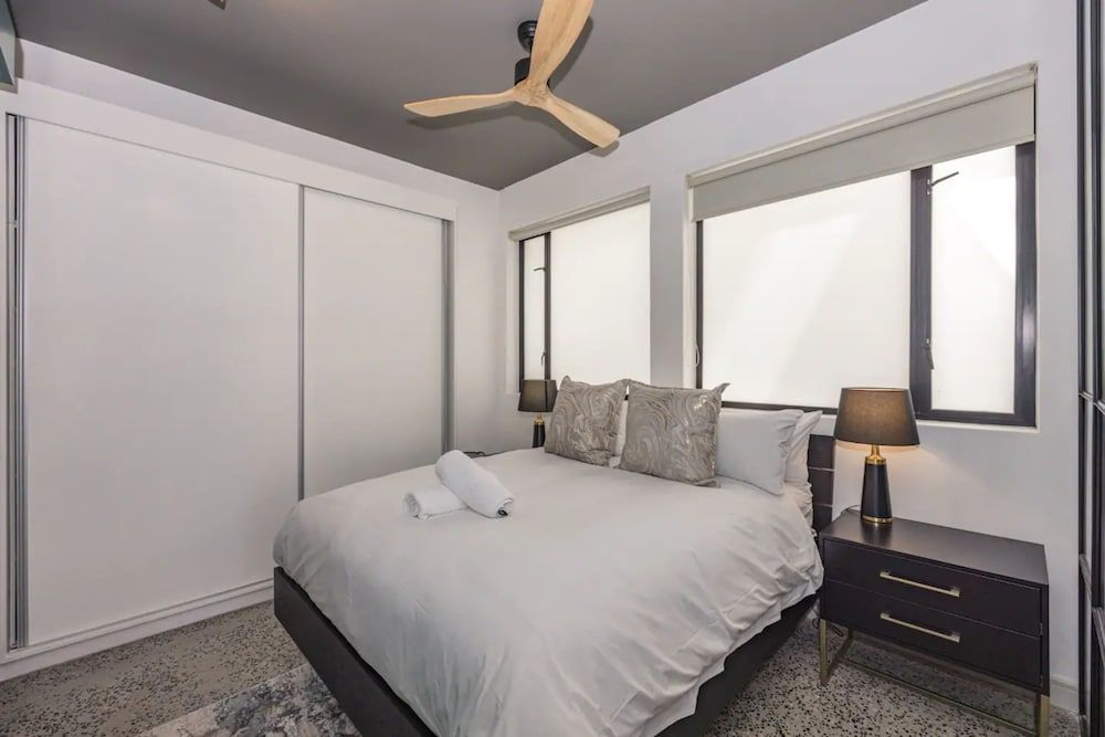 undefined Beautiful 1 Bedroom Apartment in Cape Town 6