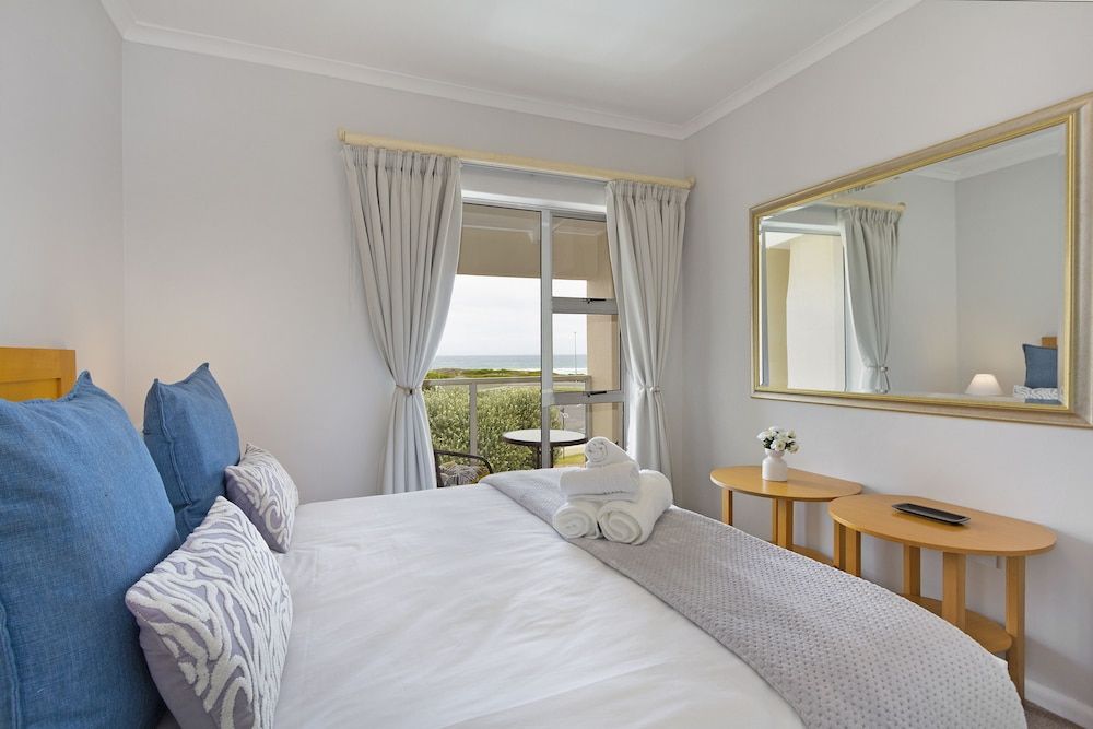 undefined Big Bay Beach Club 22 by HostAgents 6