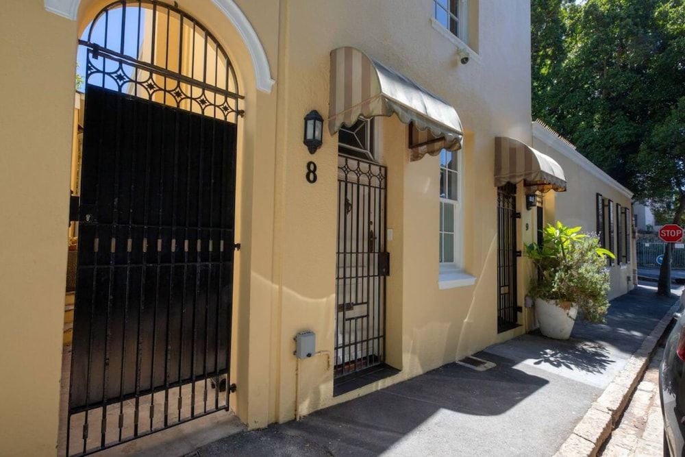 undefined Vintage Nook 1 Bedroom Apartment in Green Point 3