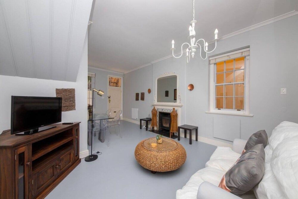 undefined Vintage Nook 1 Bedroom Apartment in Green Point 2