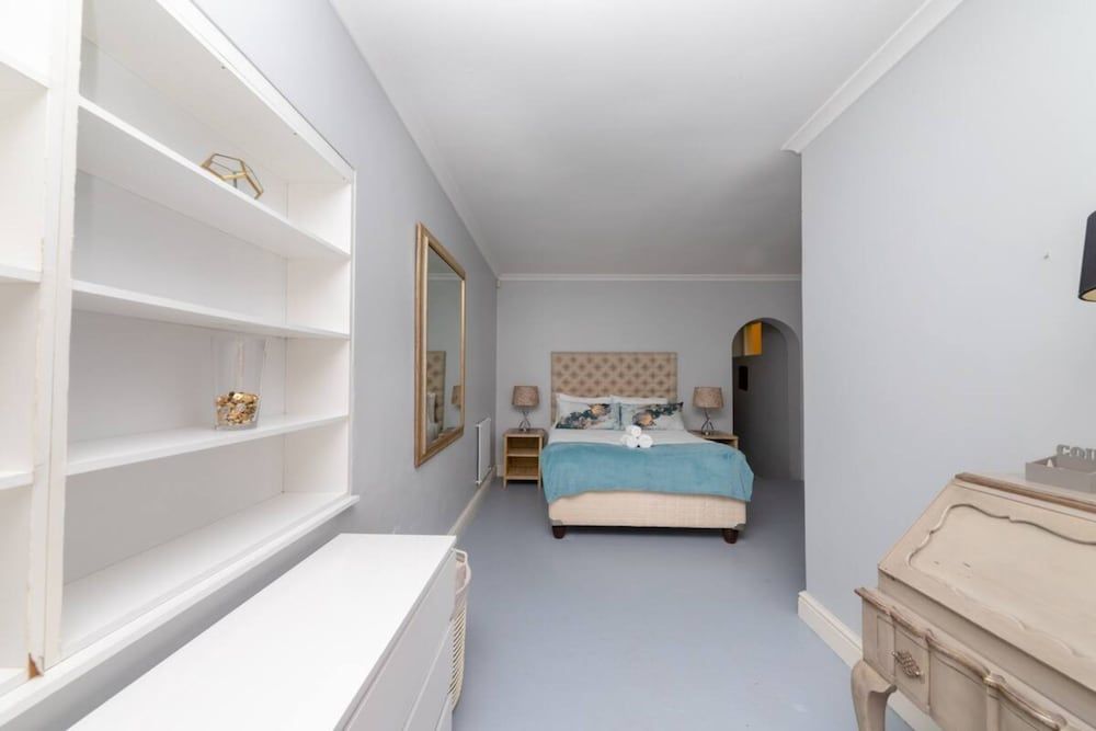 undefined Vintage Nook 1 Bedroom Apartment in Green Point