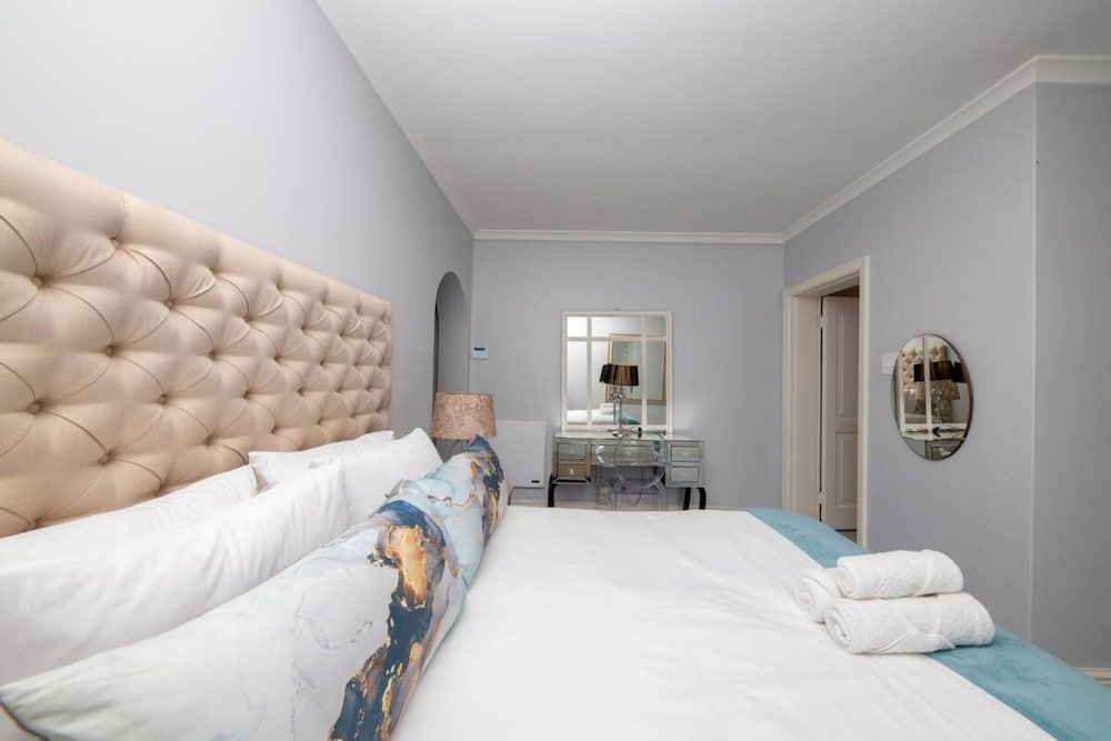 undefined Vintage Nook 1 Bedroom Apartment in Green Point 10