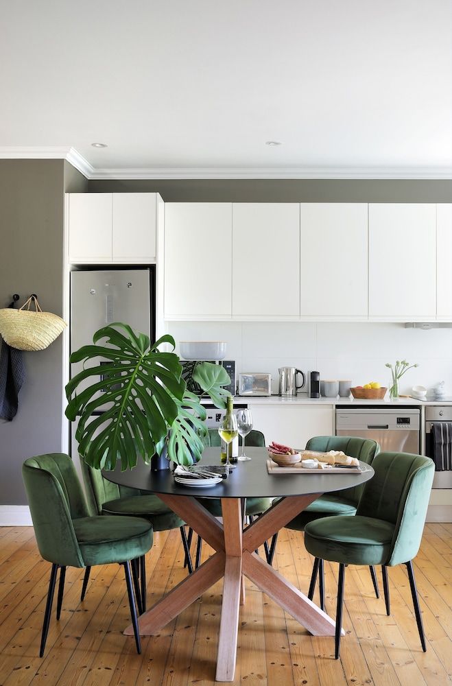 undefined Warwick Mansions 1 6