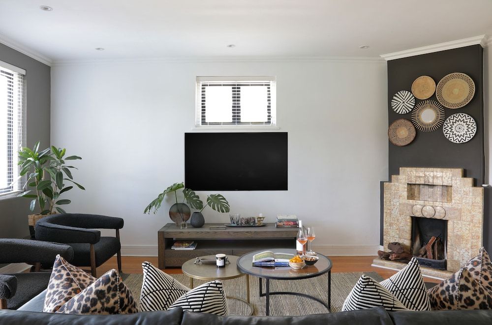 Warwick Mansions 1 Classic Apartment 9