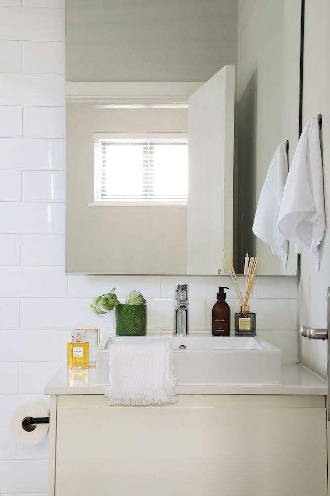 Warwick Mansions 1 Classic Apartment 6