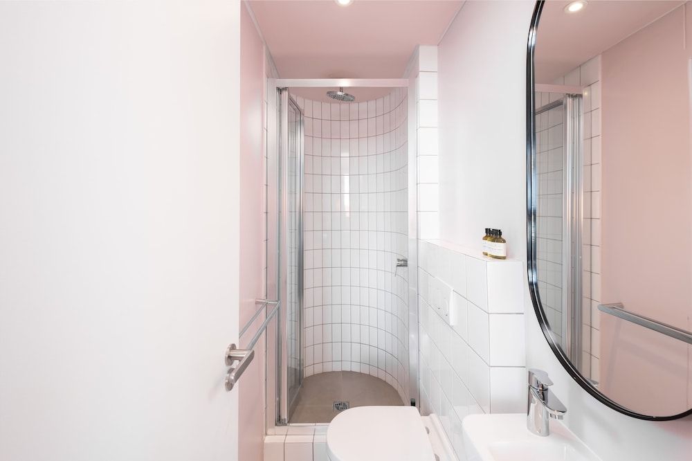 The Flamingo by Perch Stays Luxury Apartment, 1 Double Bed, Mountain View 5