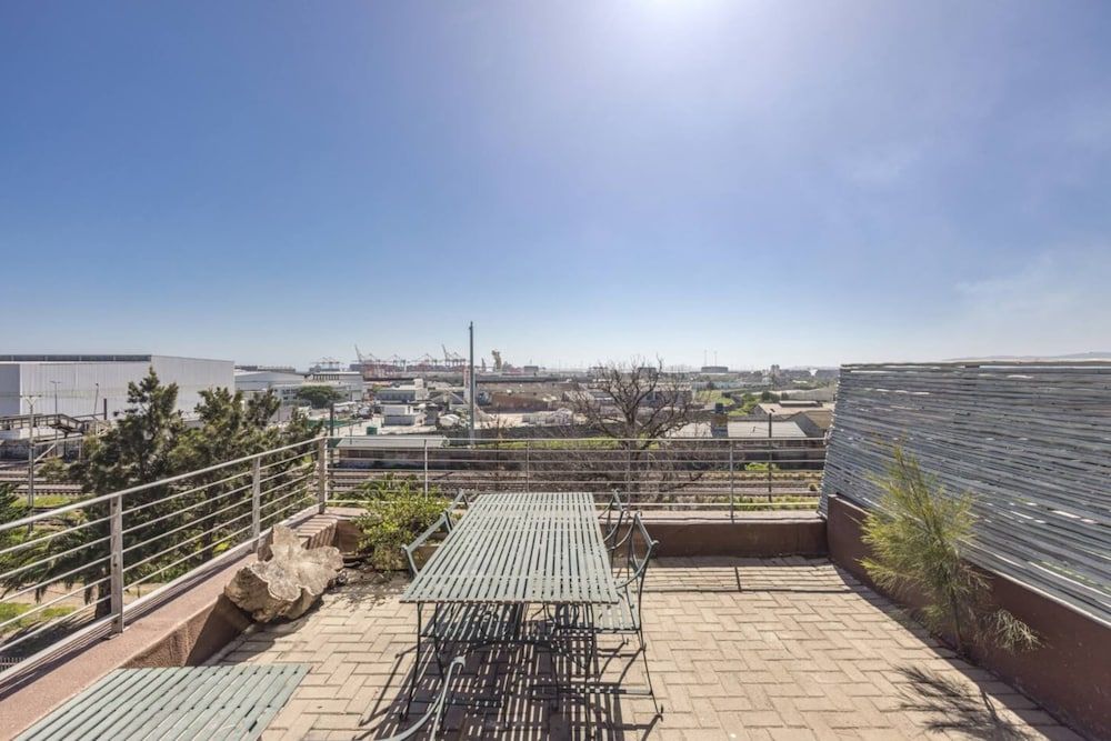 Homely Studio Apartment in Cape Town Basic Apartment, 1 Queen Bed 13