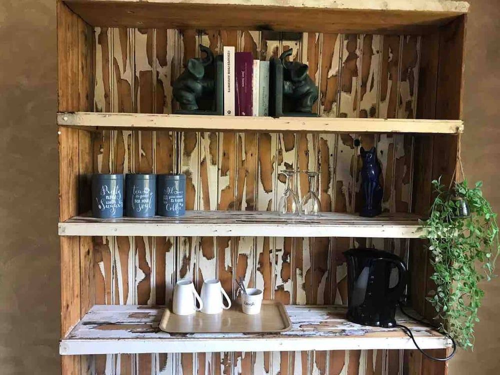 Room-living In Camps Bay Blue Room, 1 Bedroom, Balcony, Garden View 13