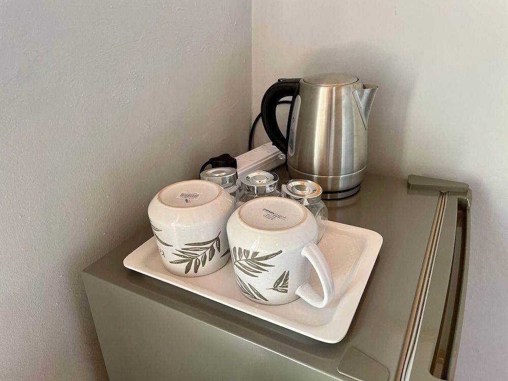 Room-living In Camps Bay Summer Room, 1 Bedroom, Balcony, Garden View 14