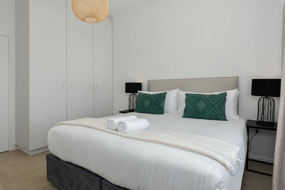 Alexander Road 7B Design Apartment 12