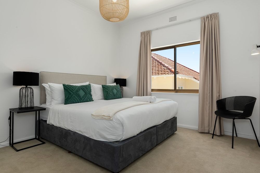 Alexander Road 7B Design Apartment 10