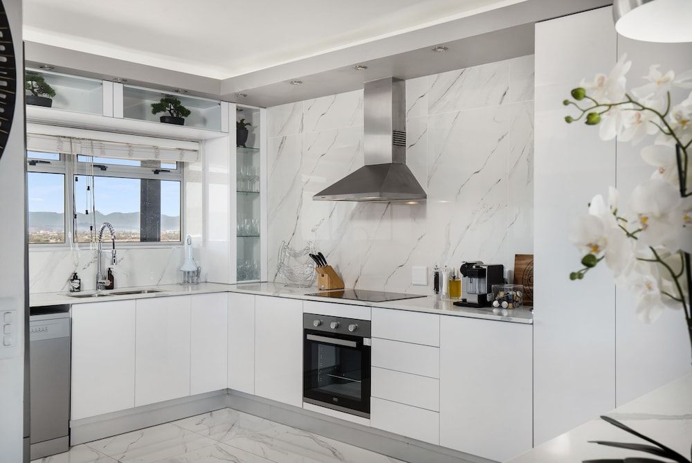 undefined Knightsbridge E906 8