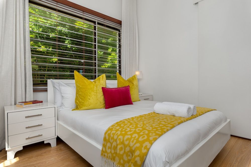 undefined Stunning Grecian Apartment with Spectacular Views 3