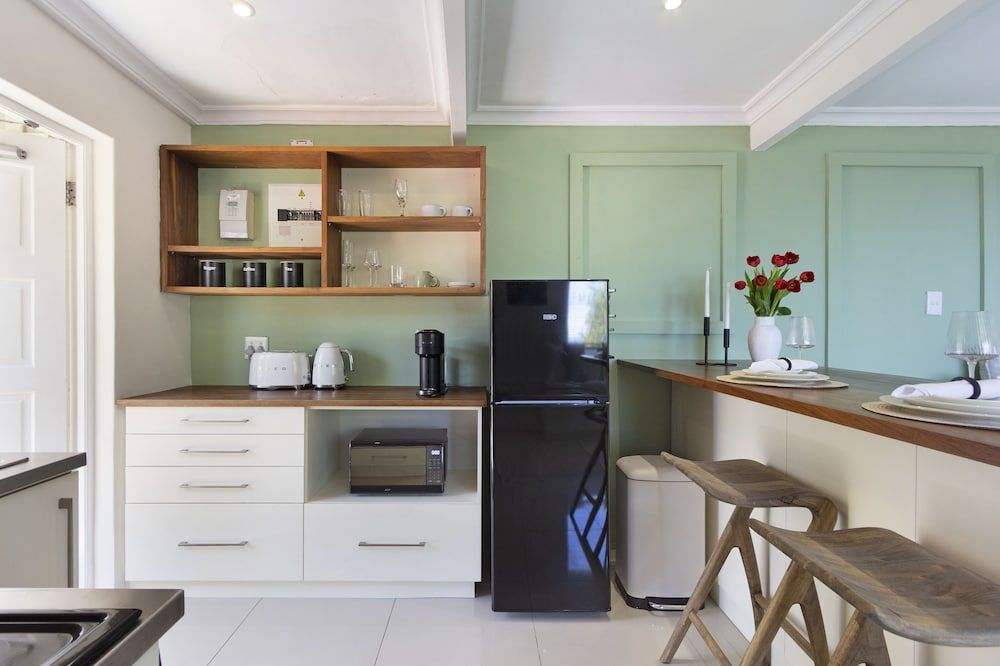 Ingleside 31 Classic Apartment 6