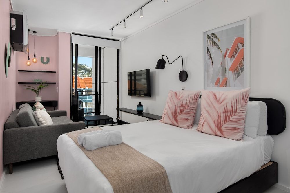 undefined The Flamingo 408