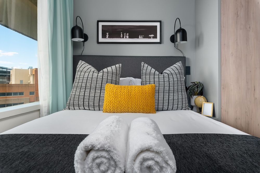 undefined One Thibault 1817 4