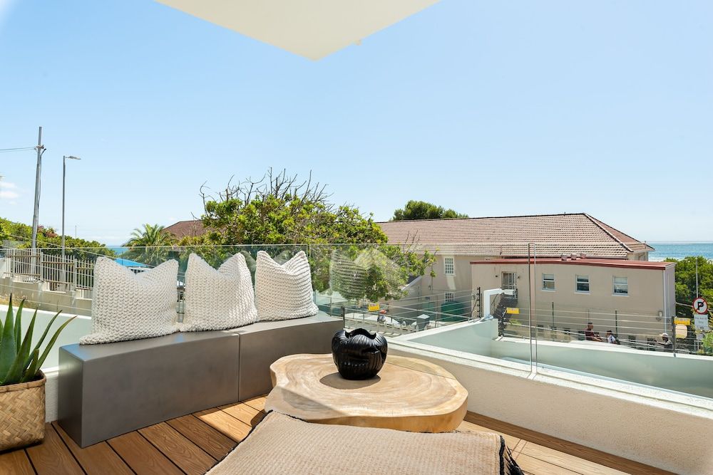 The Marlo 001 Luxury Apartment 16