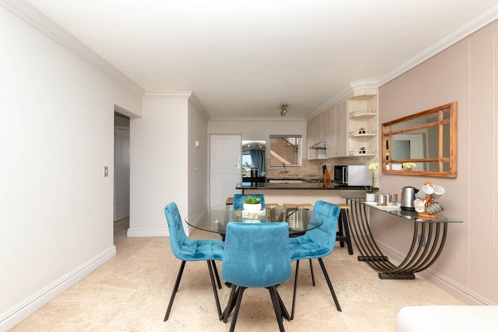 Century on Lake A8 Deluxe Apartment 19