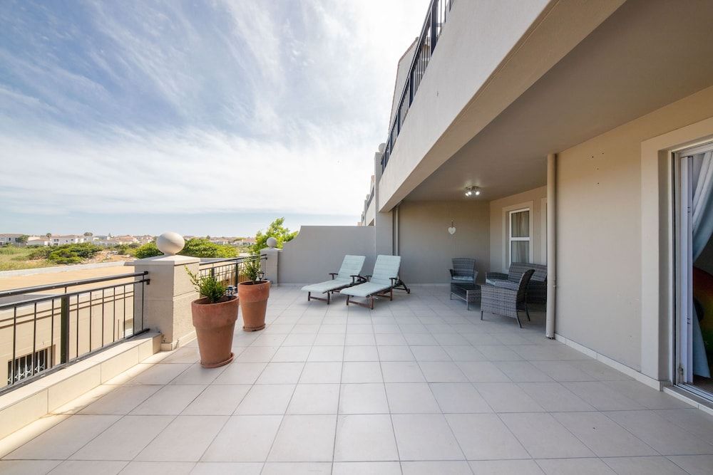 Century on Lake A8 Deluxe Apartment 26