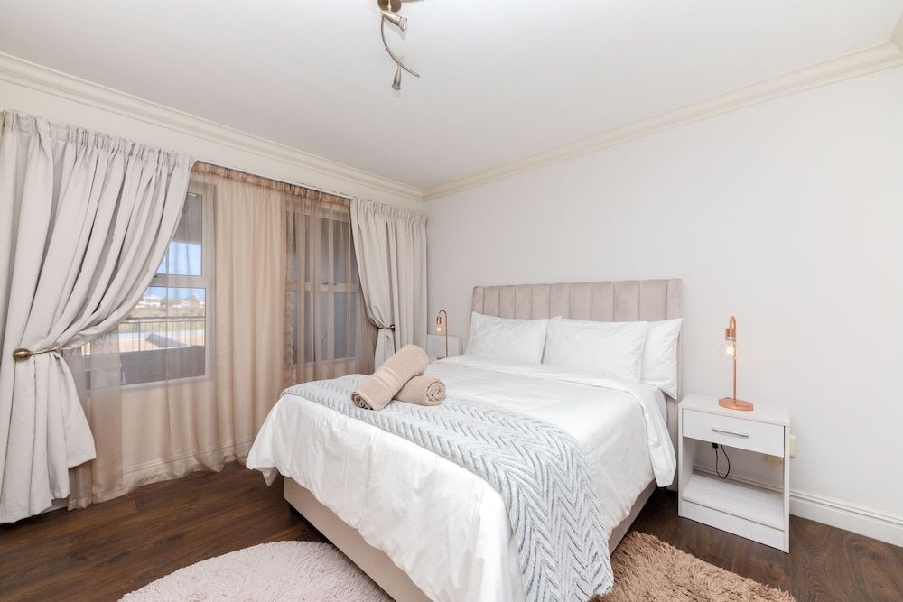 Century on Lake A8 Deluxe Apartment 7