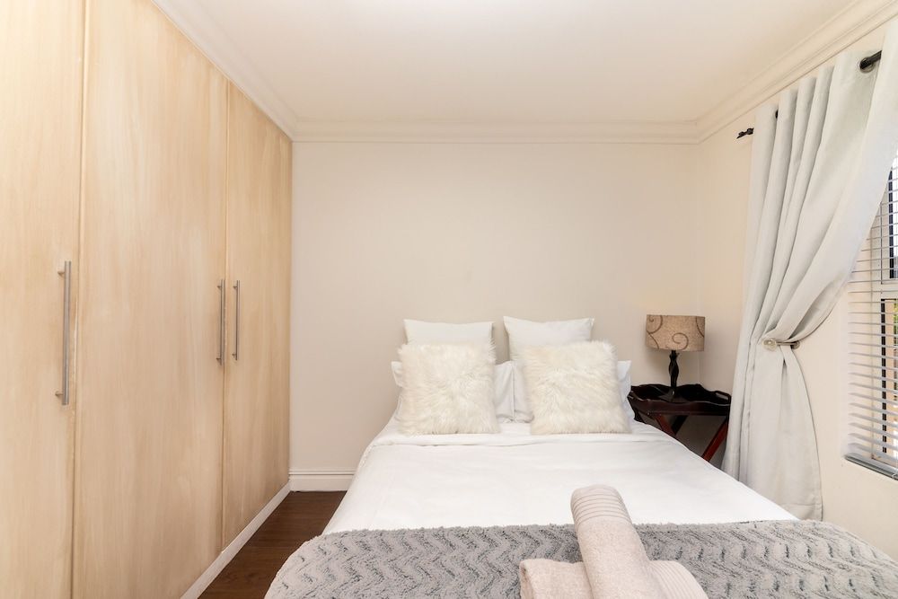 Century on Lake A8 Deluxe Apartment 14