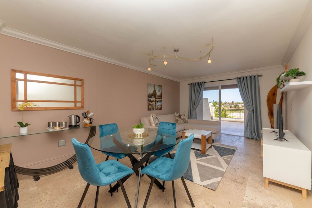 Century on Lake A8 Deluxe Apartment 15