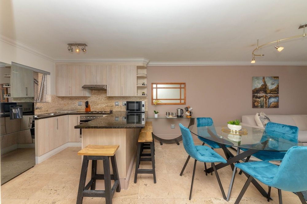Century on Lake A8 Deluxe Apartment 18