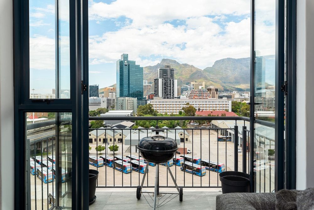 Greenwich 704 Classic Apartment 16