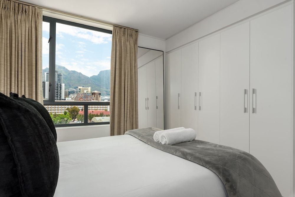 Greenwich 704 Classic Apartment 17