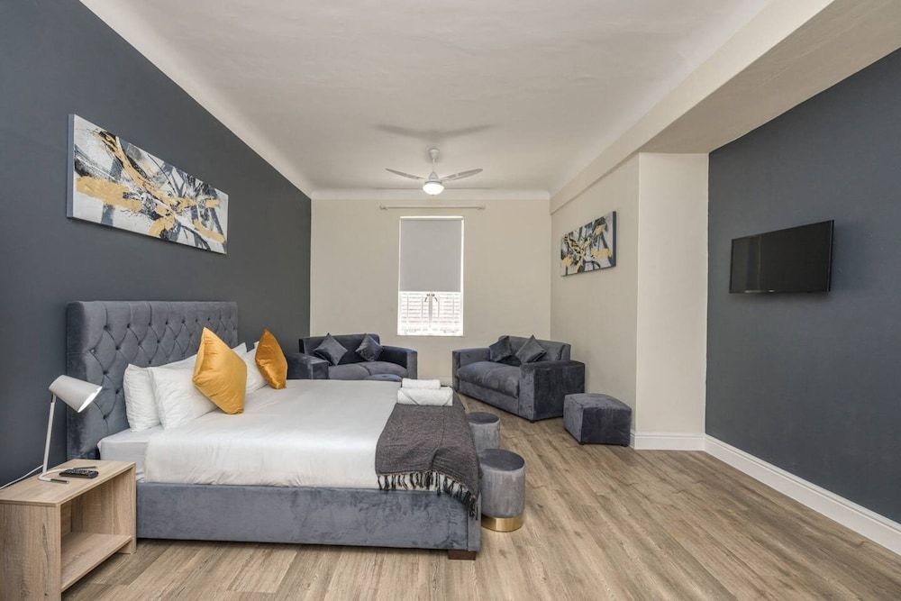 undefined Cape Legacy - Luxurious Must-have Studio 10