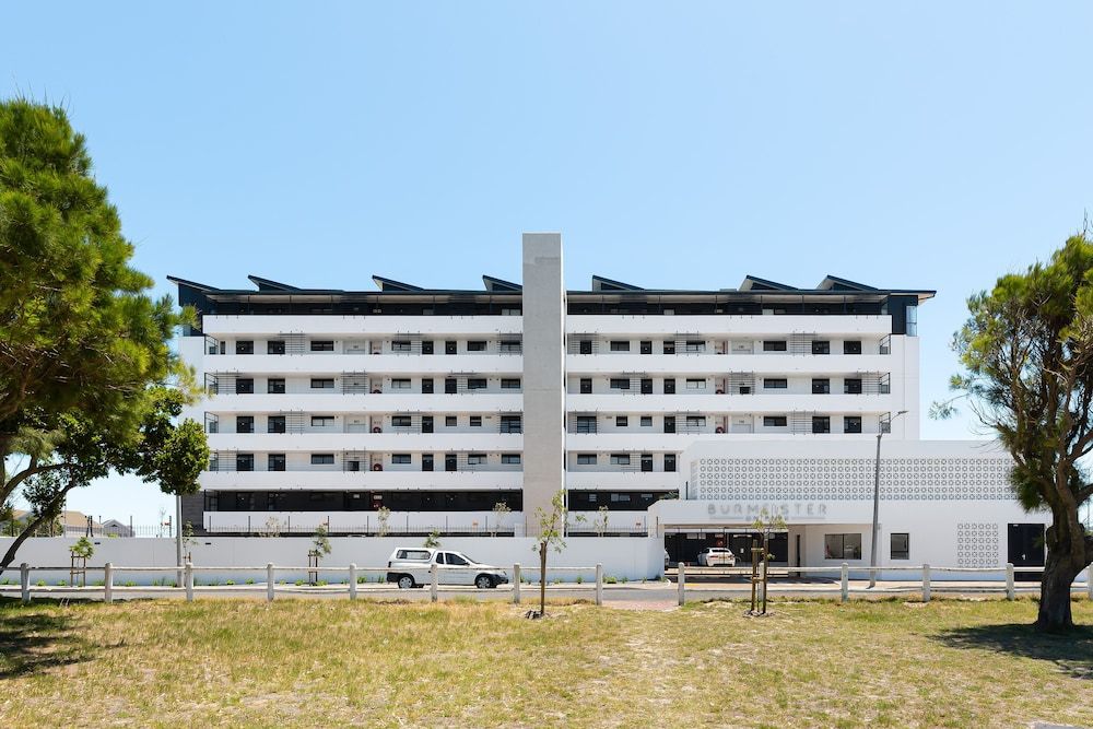 undefined Burmeister on Park 007 3