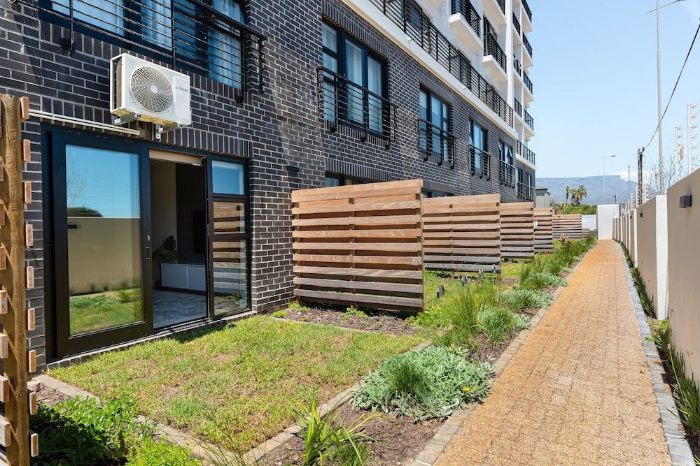 undefined Burmeister on Park 007 2